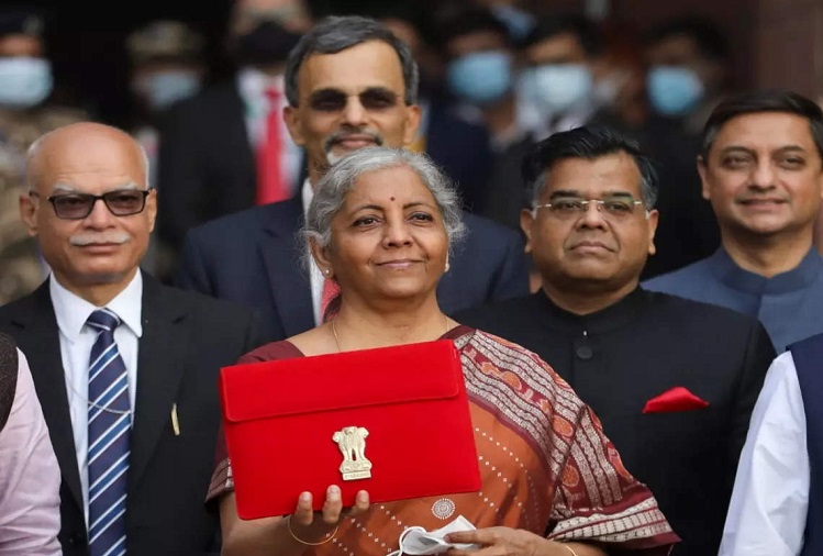 Budget 2023 :  Sitharaman reached Parliament carrying a tablet in a red bag to present the budget