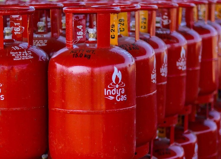 Government scheme: You will get a discount of Rs 300 on domestic LPG cylinder from today, know this