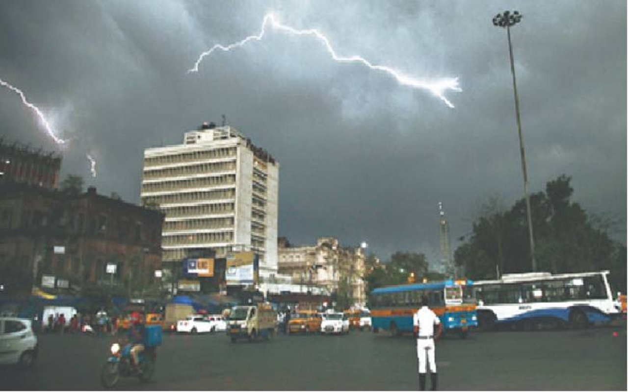 Weather Update: One Trinamool worker killed, 25 injured due to lightning in Bengal.