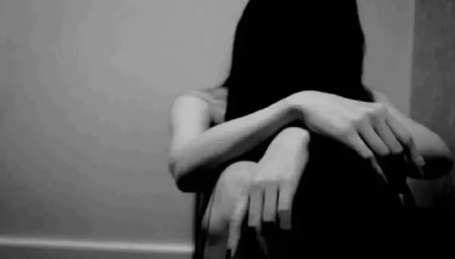 Patna: Three people held the husband hostage and raped the female dancer in turns in a corn field, then...