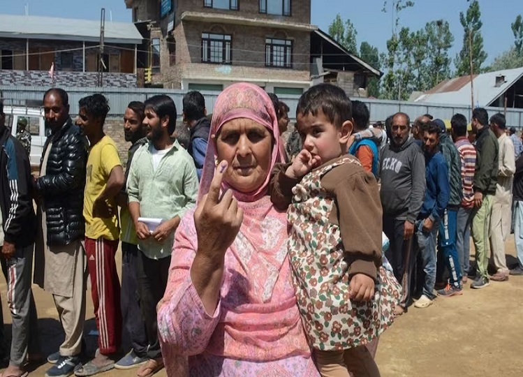 Jammu and Kashmir Assembly Elections: More than 39.18 lakh voters will decide the fate of 415 candidates, these big names are in the electoral fray