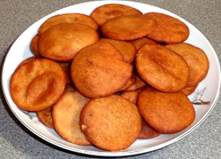 Recipe Tips: Instead of plain puri, make sweet puri this time, the taste will change.