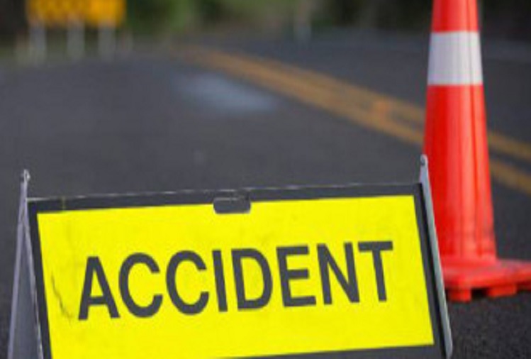 Uttar Pradesh : Two youths died in a road accident in Pilibhit, three injured