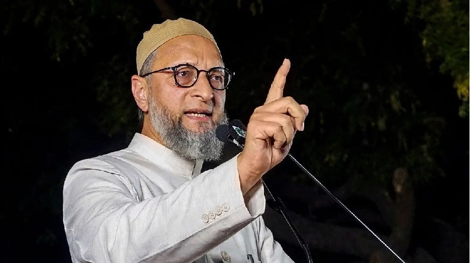 Owaisi, who came forward to support PM Modi on this decision, said - Who is stopping you 