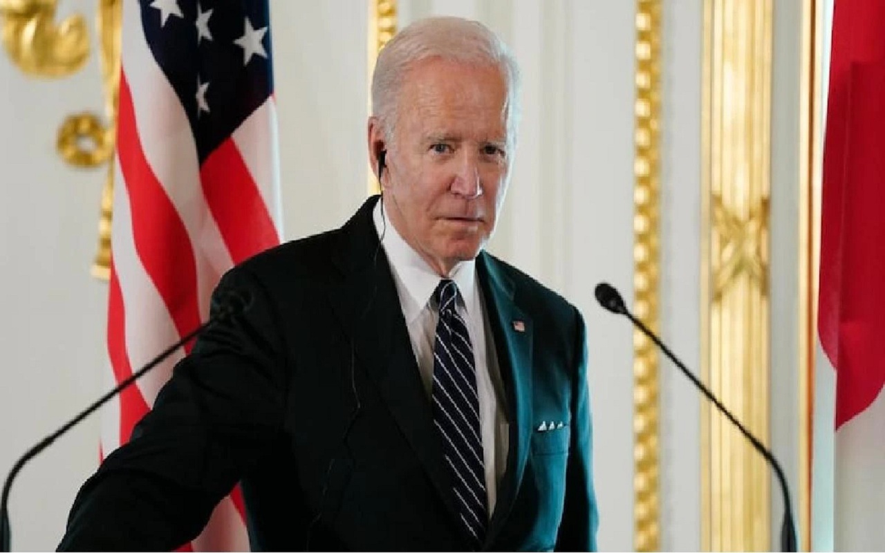 U.S. President: Biden stumbled and fell on the stage, said – was hit by a bag of sand