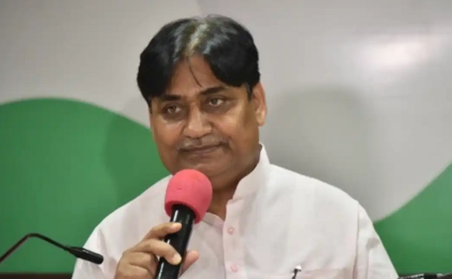 BJP government is bent on suppressing the democratic system to hide corruption and failures: Dotasra