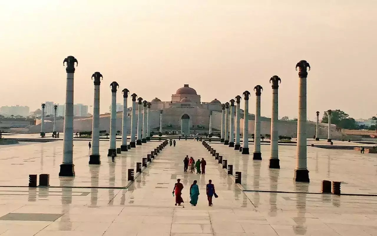 Travel Tips: You can also go to Lucknow for sightseeing, there is a lot to see here