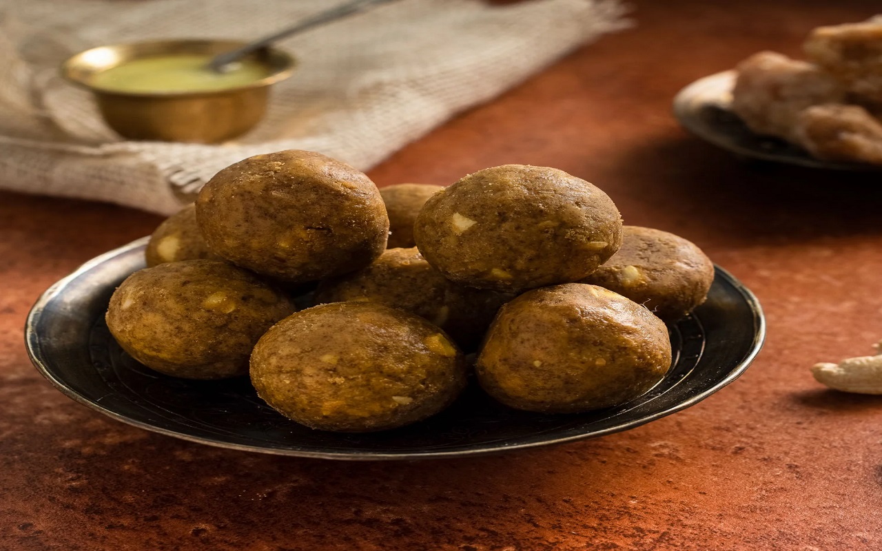 Recipe Tips: You can also make and eat Sattu laddoos during fasting, they look very tasty