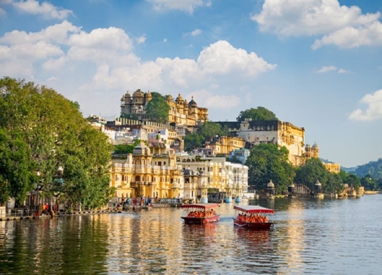 Travel Tips: Visit Udaipur with your wife to spend the most memorable moments of your life