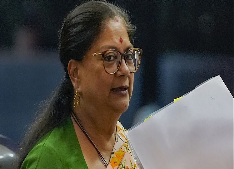 Rajasthan Elections 2023: Vasundhara Raje came in active mode, reached RSS Bhawan wearing the result.