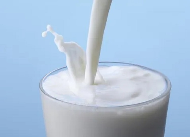 Beauty tips: Use raw milk in this way, facial beauty will increase