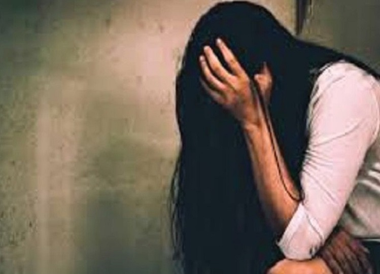 Rajasthan: A liquor party was going on on the occasion of New Year, suddenly in front of everyone the husband did this to his own wife, another youth...