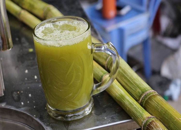 Health Tips: Sugarcane juice can be dangerous for you, think once before consuming it