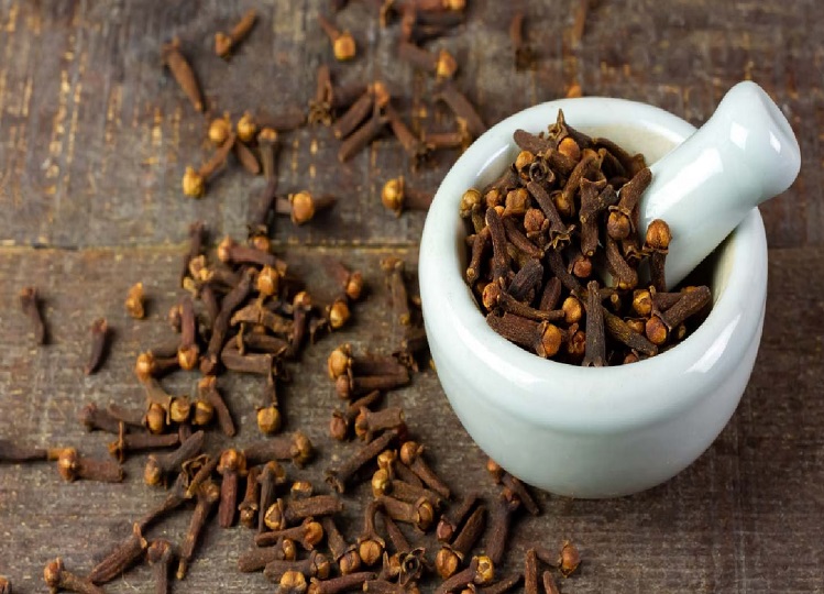 Hair Care Tips: Use cloves in this way, many hair related problems will go away