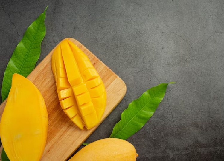Beauty Tips: Mango enhances the beauty of the face, use it in this way