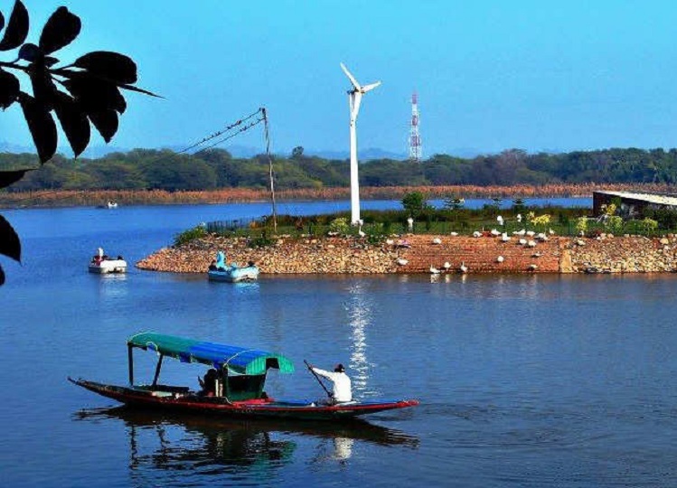 Travel Tips: This lake of Chandigarh is very famous due to its beauty, you will get to see migratory birds