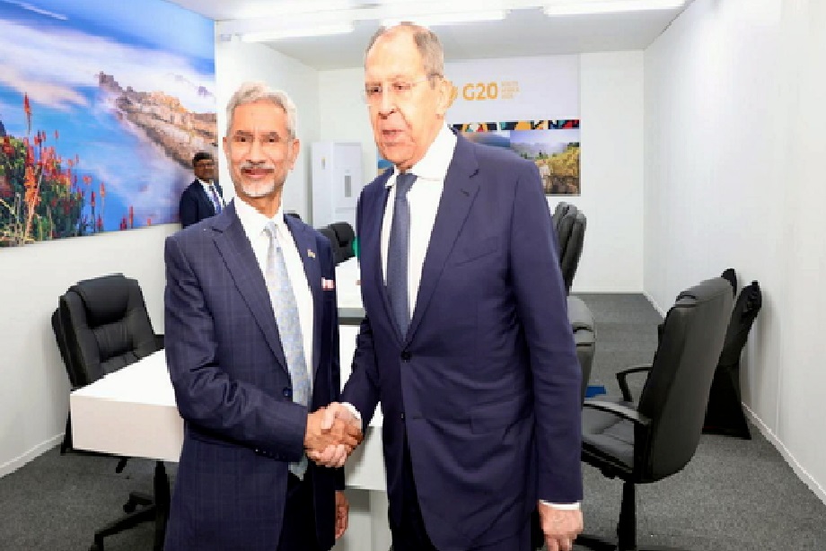 Russia Lavrov urges Jaishankar to resolve India-Pak differences through mutual consent