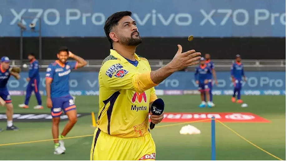 In his last toss Dhoni reminded us how his mind works the fastest 