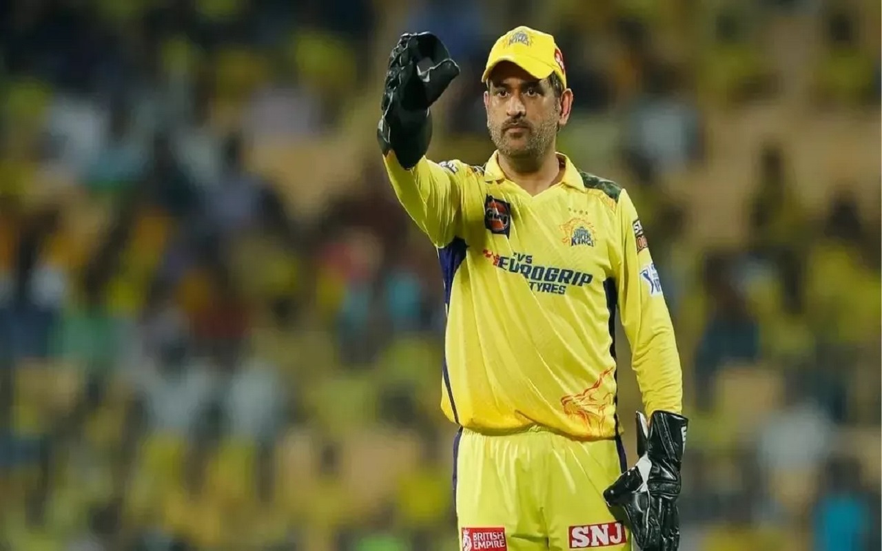 MS Dhoni: Dhoni will return to the field after two months, returned home after successful surgery