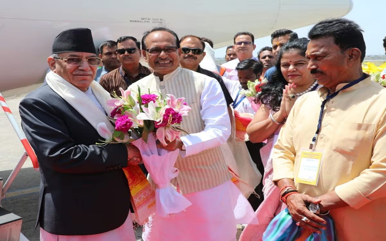 MP President: Shivraj bid farewell to the Prime Minister of Nepal