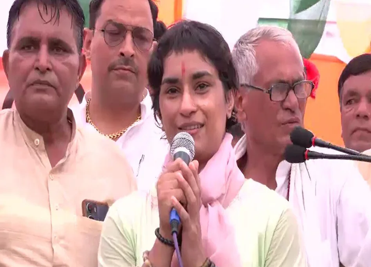 'Officials put conditions...': Vinesh Phogat says she declined PM Modi's call after Olympics setback