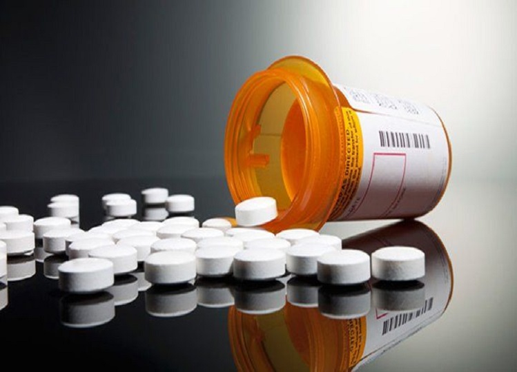 Health Tips: Consuming too much painkillers can be dangerous for you, be careful