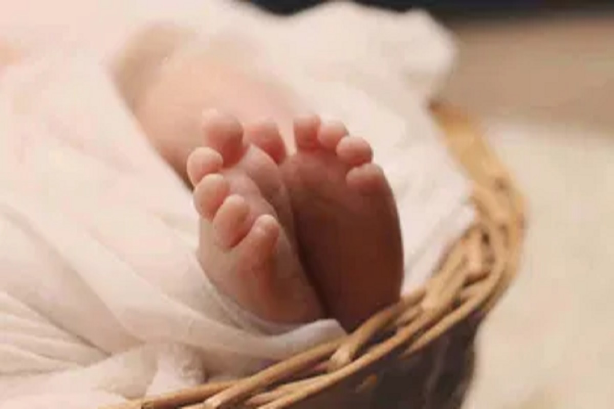 Newborn baby girl found in a bag from a garbage dump in Meerut