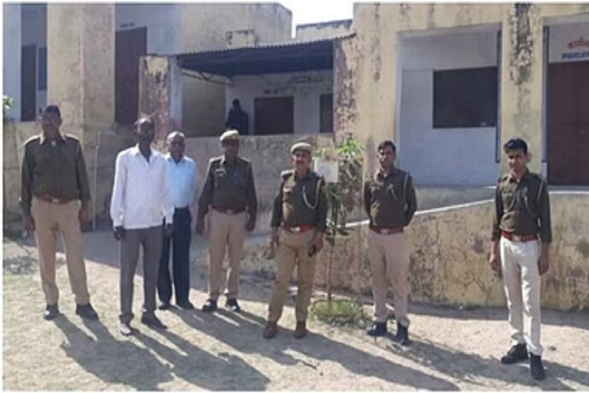 Rajasthan : Clerk sets himself ablaze in government school in Nagaur district