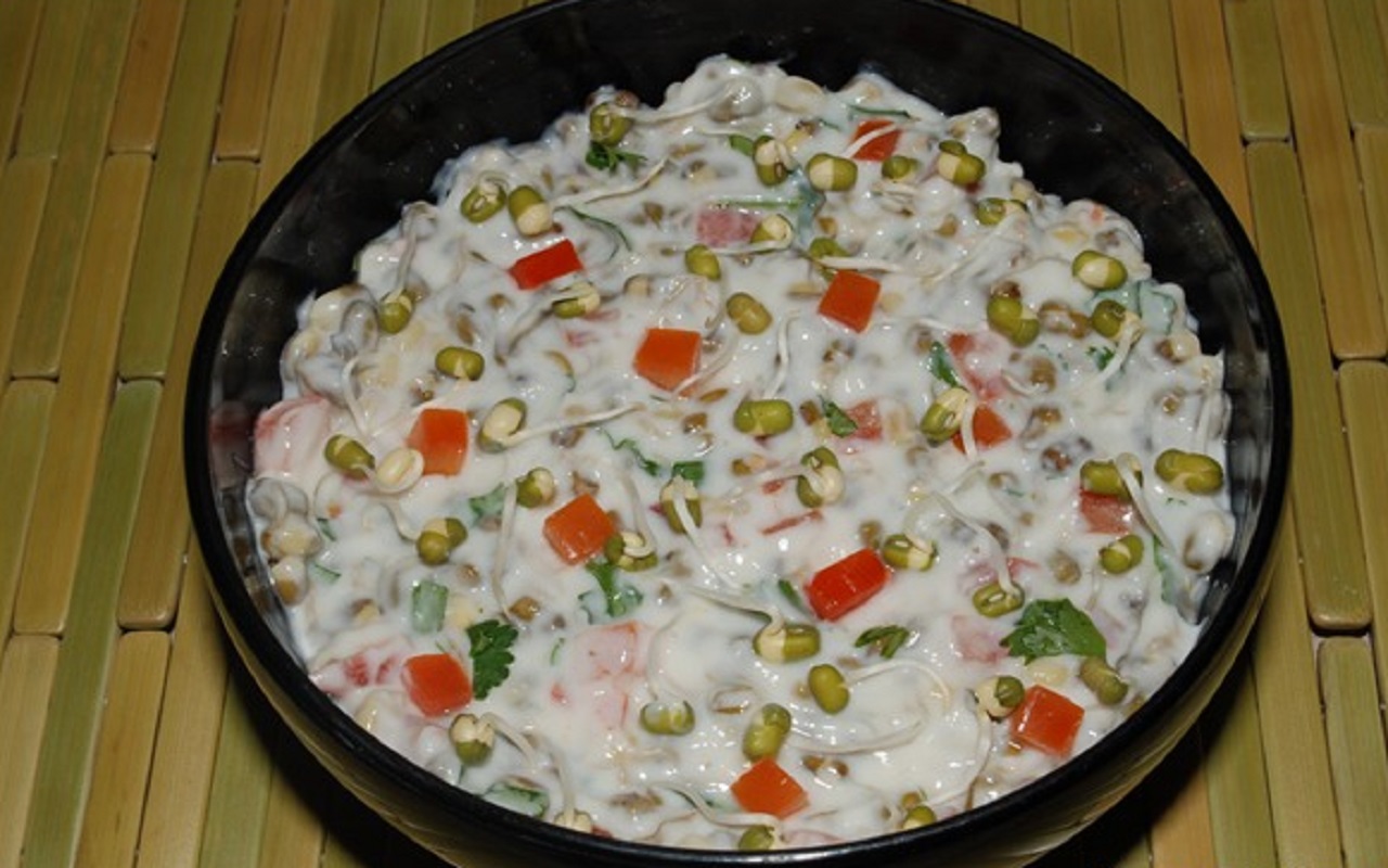Lunch Recipe Tips: You can also make Sprouted Moong Raita for lunch, it is very easy to make