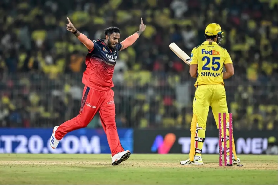 RCB vs CSK: RCB won on the last ball in a thrilling match, Dhoni and Kohli 