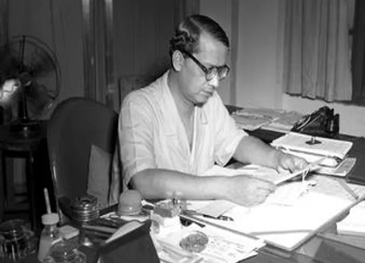 Now a biopic will be made on the country's Chief Election Commissioner Sukumar Sen