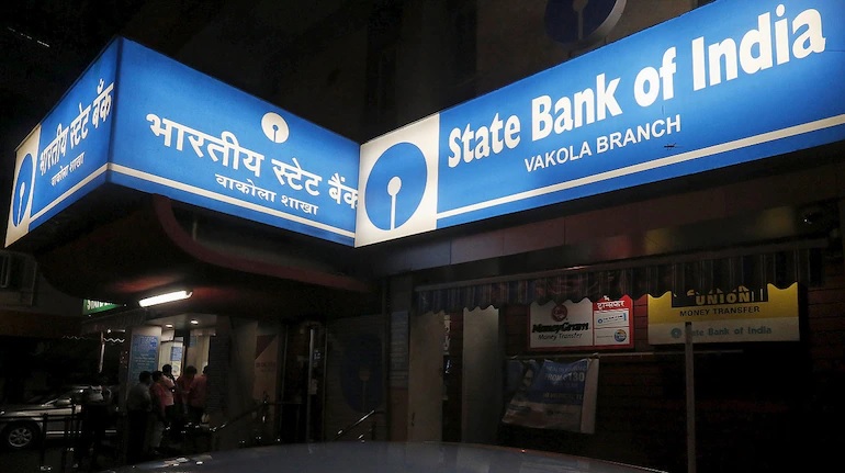 SBI Customer Attention! Money deducted from savings account without taking insurance? Bank told what is the matter