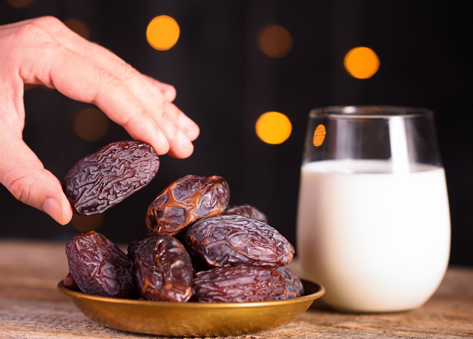 Sexual Health: Eating dates soaked in milk increases sexual stamina, these are the benefits