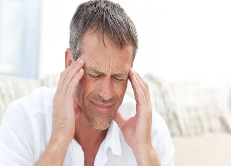 Health Tips: You may also suffer from various types of headaches, take medicine only after knowing the symptoms.