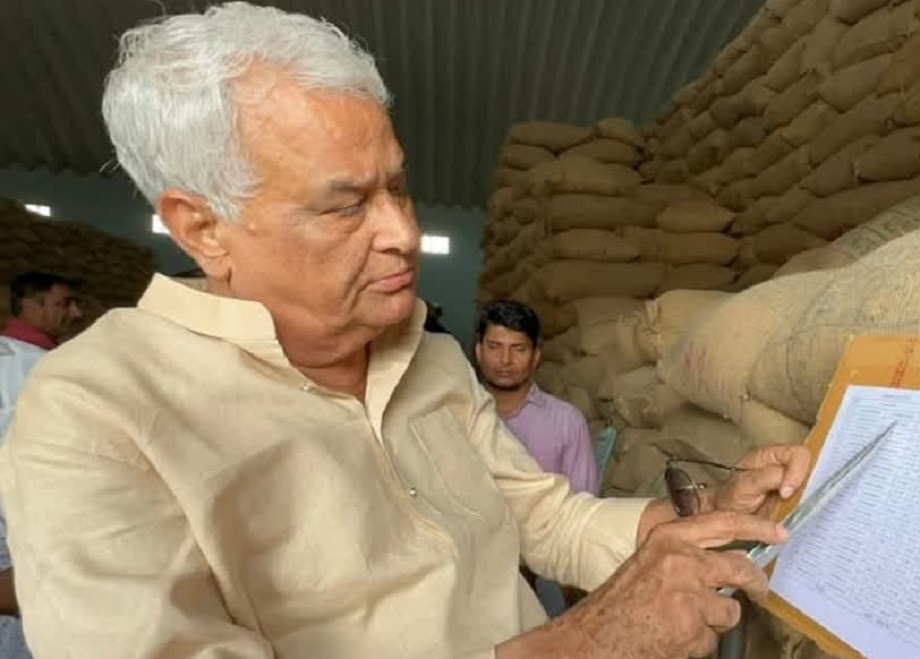 Rajasthan: Fertilizer sellers are angry with this move of Agriculture Minister Kirori Lal Meena, have taken this step