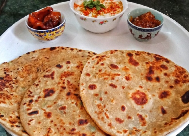Recipe Tips: You can also make radish parathas for breakfast in winters, you will enjoy eating them.