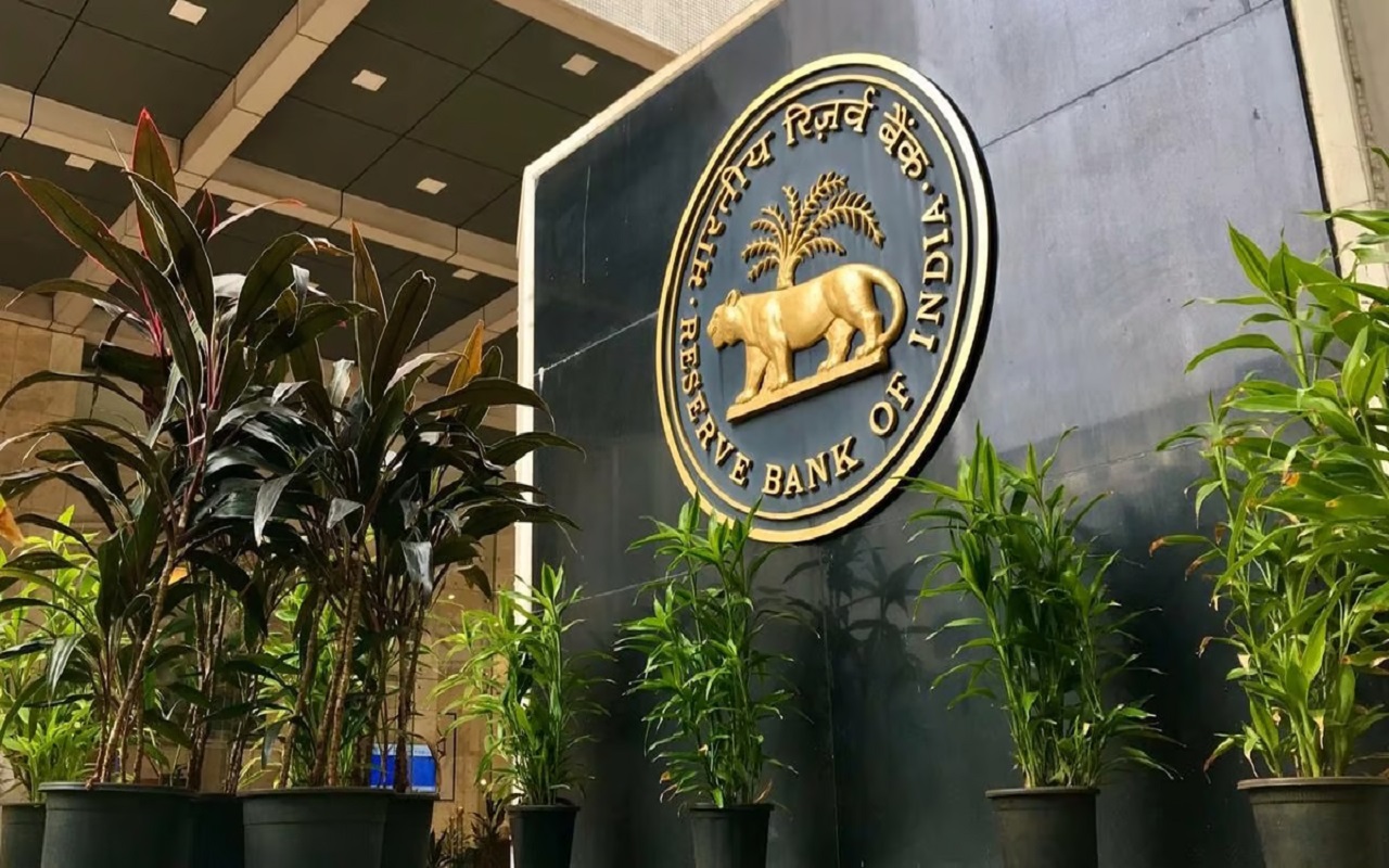 RBI: This time RBI can give you a shock, repo rates may increase on February 8.