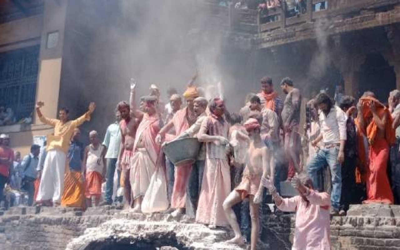 Holi 2023: Holi of Masana is played here, ashes of pyre are used instead of colors