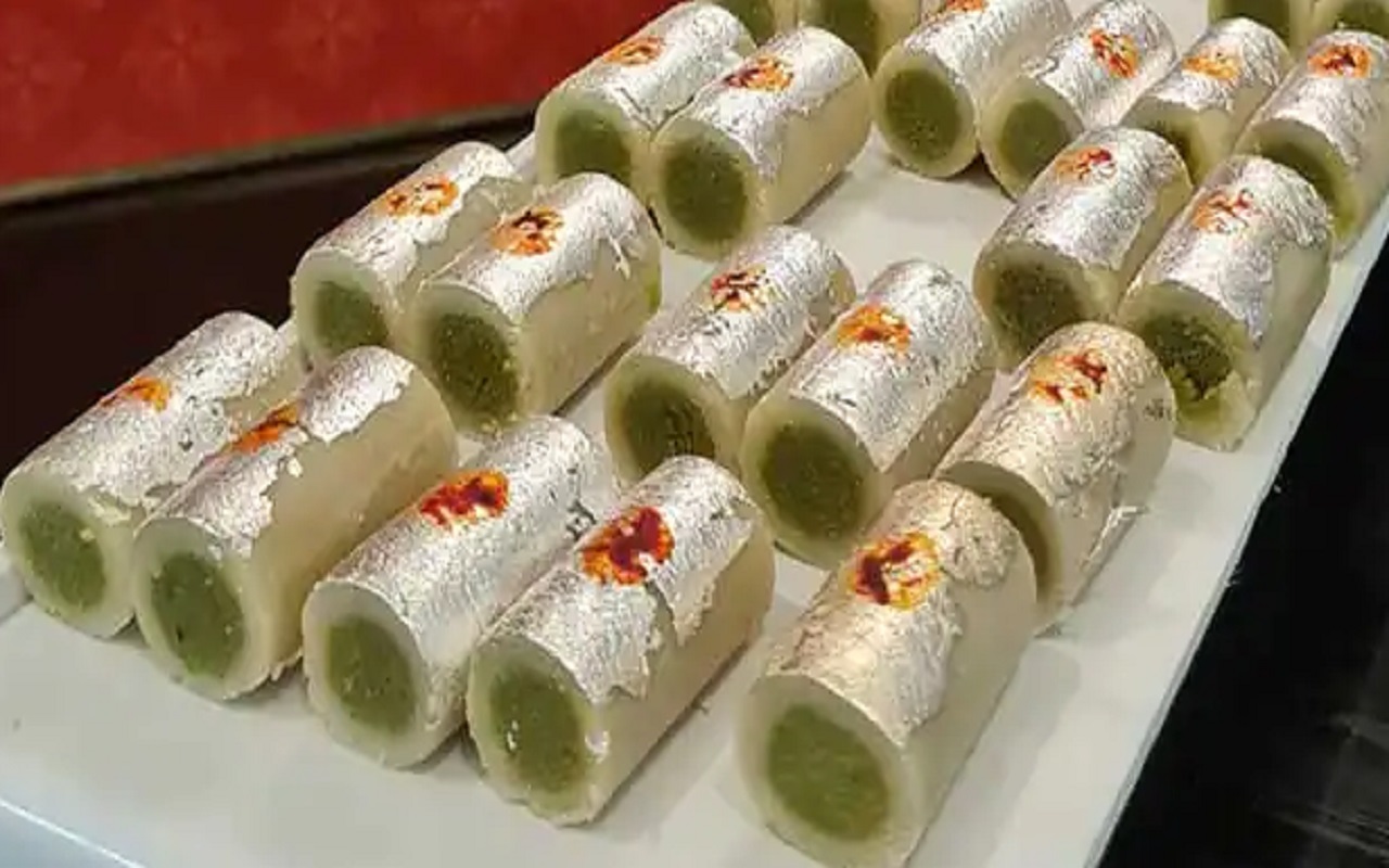 HOLI 2023:  Making sweet on Holi then try cashew-pistachio roll, it is easy to make