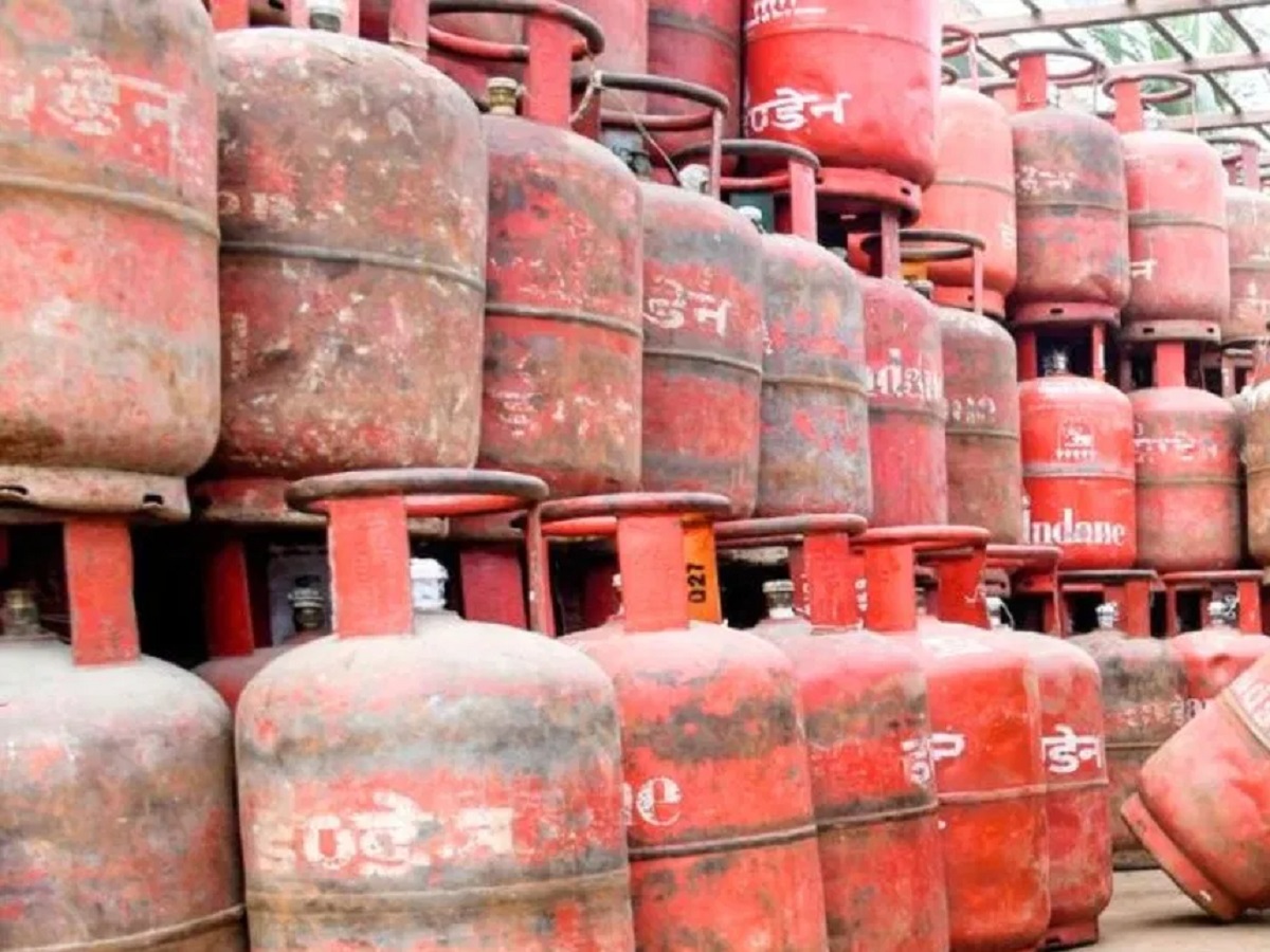 Tech Tips: Here is how you can track the live location of your LPG cylinder right on your mobile phone