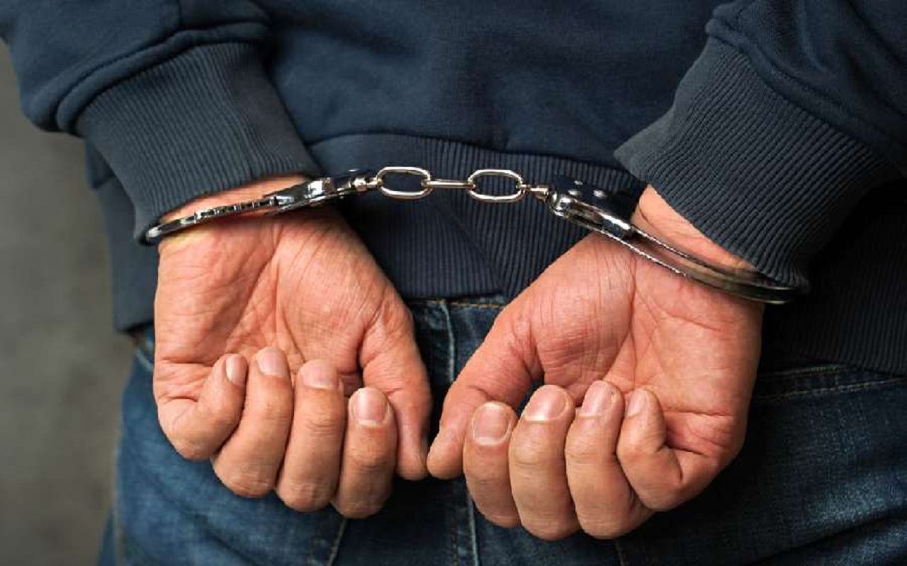 Bihar: Two criminals arrested in Saran Punjab National Bank robbery case