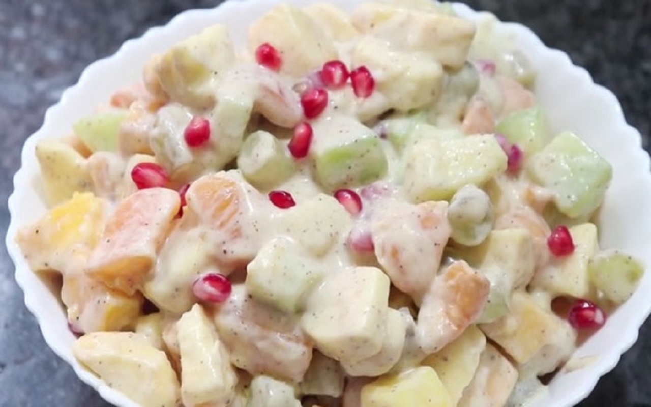 Recipe of the Day: Welcome guest with Aap Bhi Fruit Cream Chaat