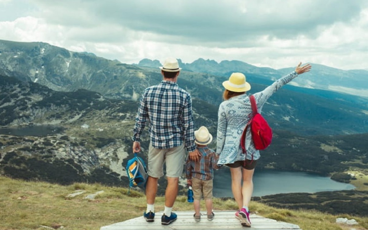 Travel Tips: If you are also going to hang out with your family then choose these places