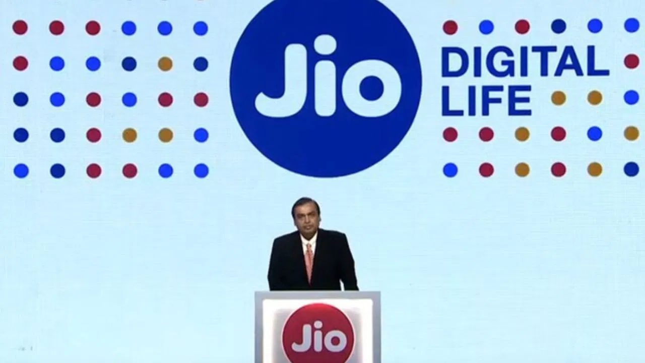 Mukesh Ambani brings great recharge plans for Jio users to watch T20 Cricket World Cup, matches will be live streamed directly on the phone