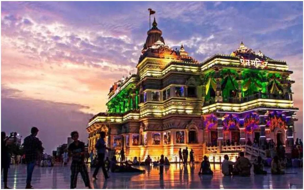 Travel Tips: Janmashtami is celebrated with great pomp in Vrindavan, you can also visit
