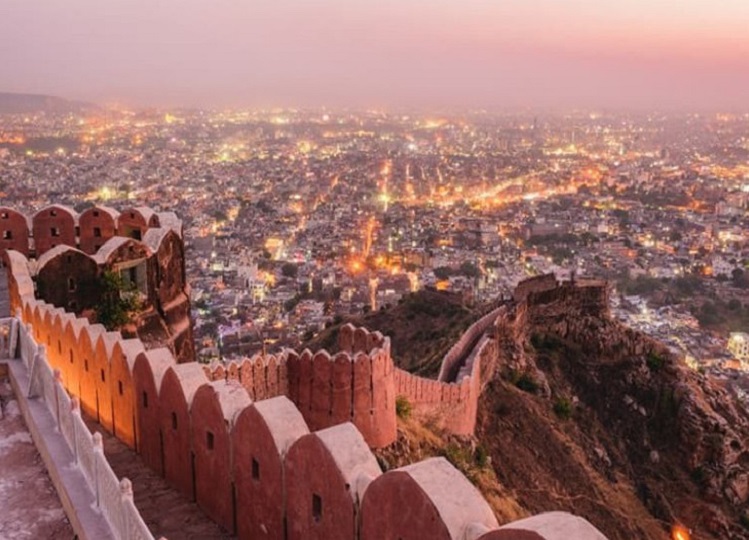 Travel Tips: If you want to travel with your partner then Jaipur is the best, definitely visit here once.