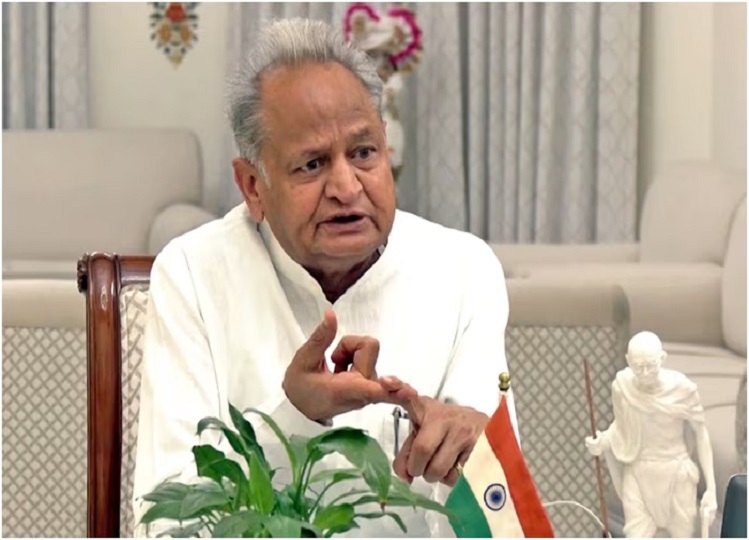 Rajasthan: Gehlot did not even spare PM's home state Gujarat, replied in the same style as Modi.