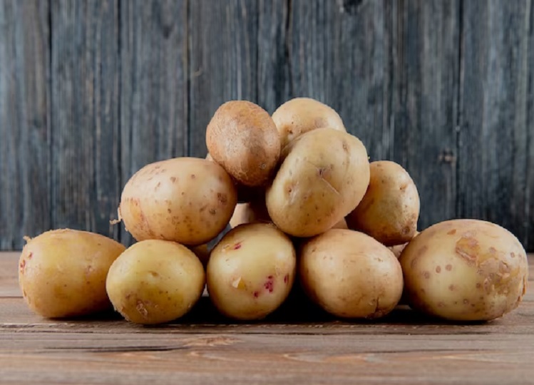 Beauty Tips: Use potato in this way, the beauty of your face will increase