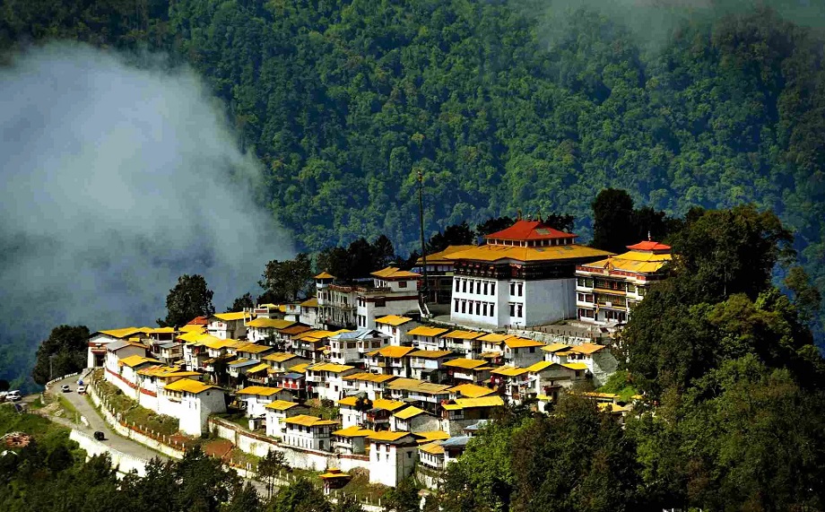 Travel Tips: Tawang Monastery in Arunachal Pradesh is famous for its natural beauty