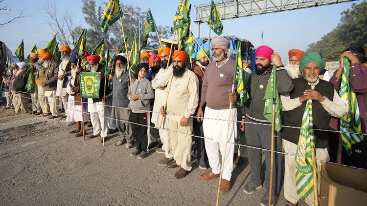 Farmers detained in Greater Noida, traffic jam in Delhi, internet shut down in Ambala